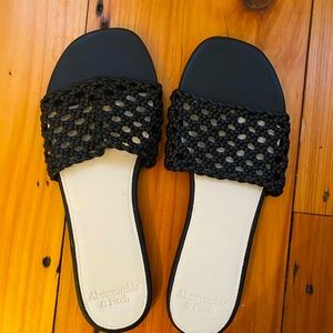 Abercrombie 8/9 slip on sandals